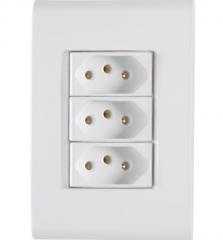 TOMADA TRIPLA 2P+T 4X2 20A LINHA LIZ BRANCA REF 57170079